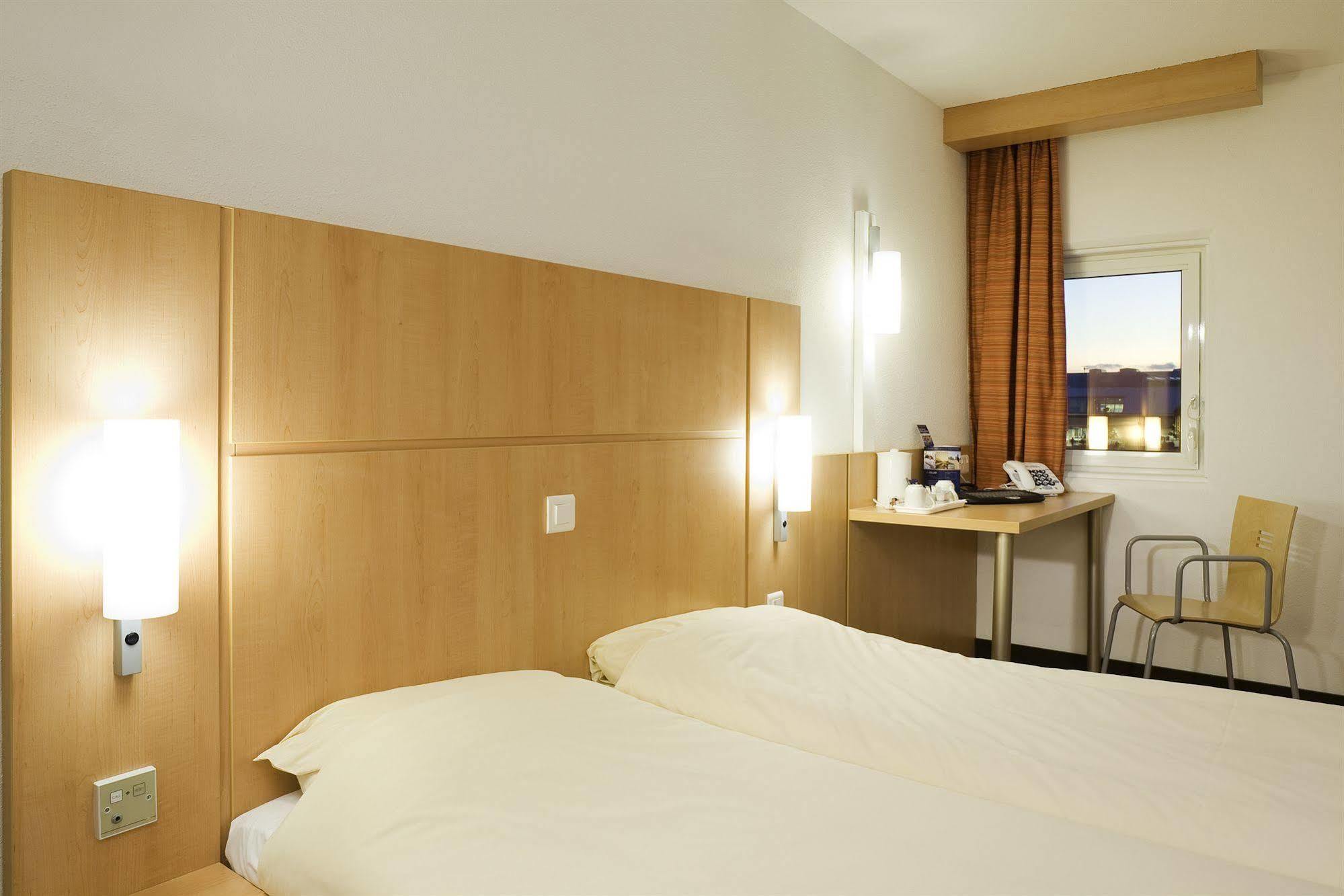 Ibis Birmingham Airport Terminal Building - Nec