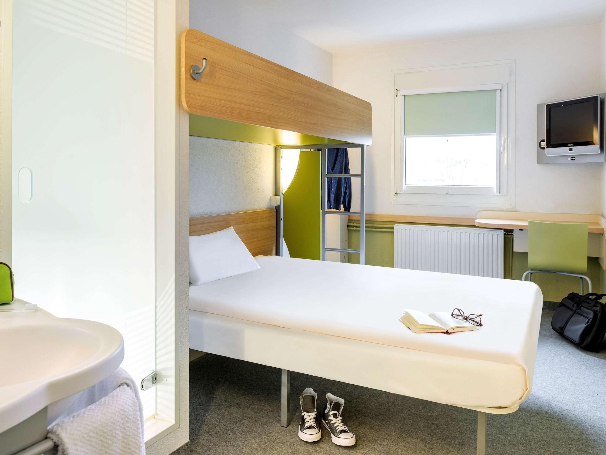 Ibis Birmingham Airport Terminal Building - Nec