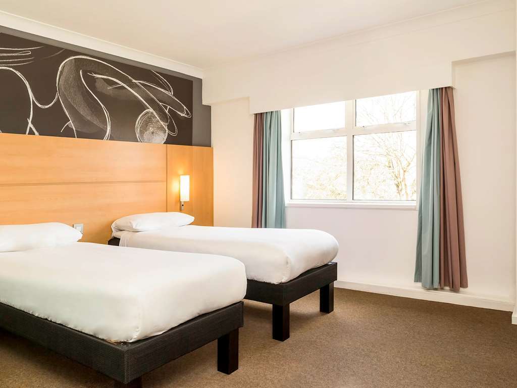 Ibis Birmingham Airport Terminal Building - Nec